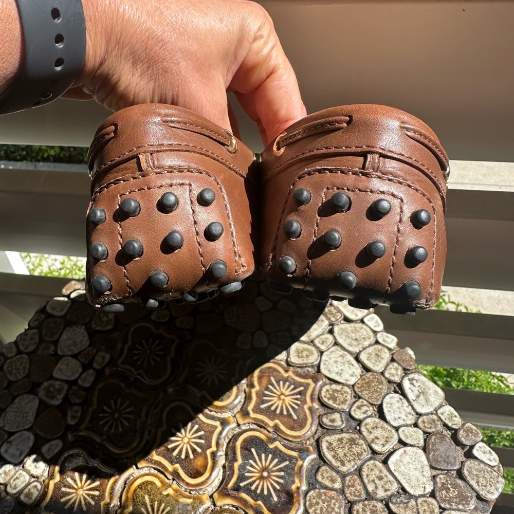Tod's Classic Brown Leather Loafers - Picture 5 of 7
